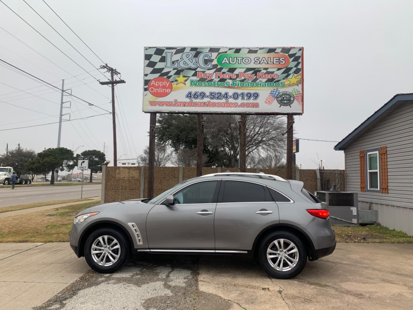 2009 Gray /Black Infiniti FX FX35 2WD (JNRAS18U39M) with an 3.5L V6 DOHC 24V engine, Automatic transmission, located at 1830 North Belt Line Road, Irving, TX, 75061, (469) 524-0199, 32.834373, -96.993584 - Photo#0